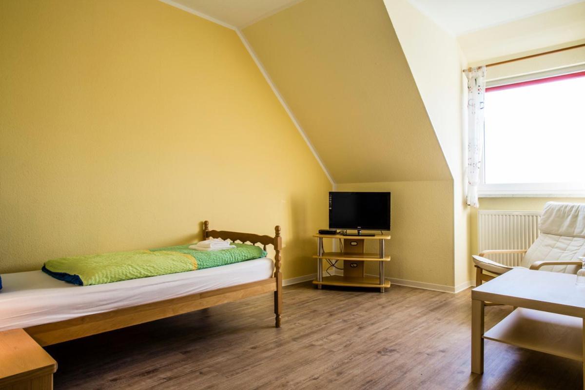 Logia Hotel Garni Нойгарлінгерзіль Екстер'єр фото