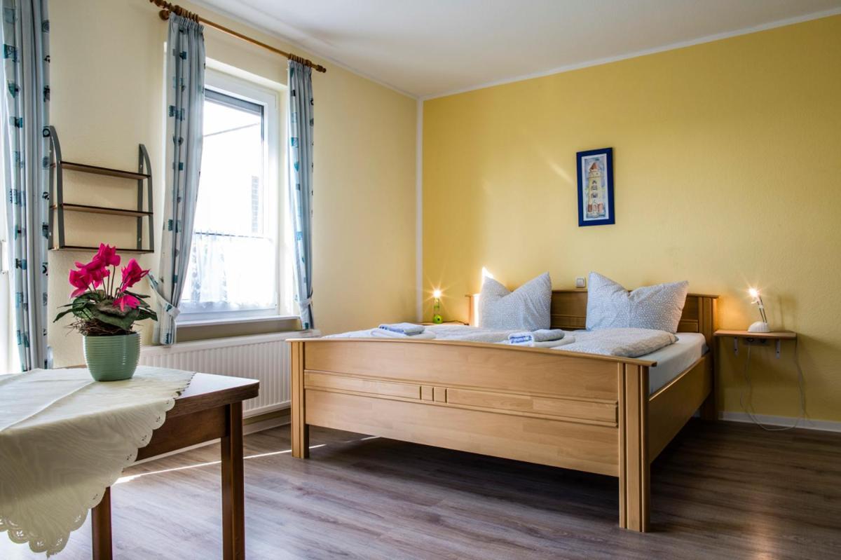 Logia Hotel Garni Нойгарлінгерзіль Екстер'єр фото